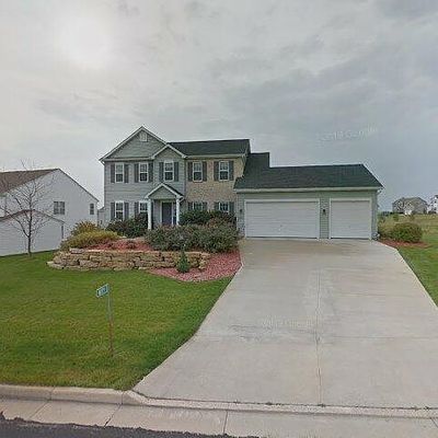 W1171 Winterberry Ln, Ixonia, WI 53036