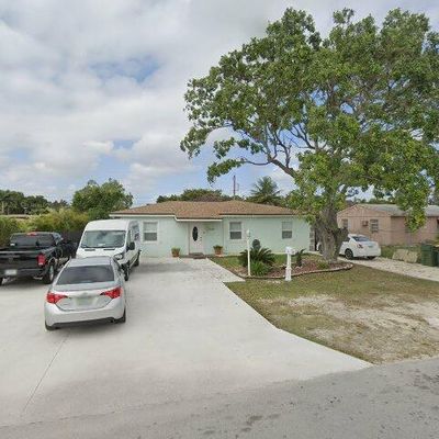 982 Ne 4 Th Ave, Homestead, FL 33030