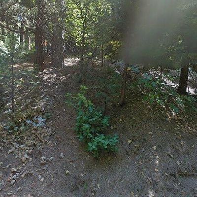 982 Oak Dr, Crestline, CA 92325