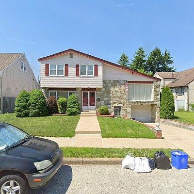 9826 Bridle Rd, Philadelphia, PA 19115