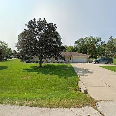 N76 W14195 Lari Lou Dr, Menomonee Falls, WI 53051