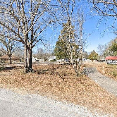 108 Hilltop Cir, Deatsville, AL 36022