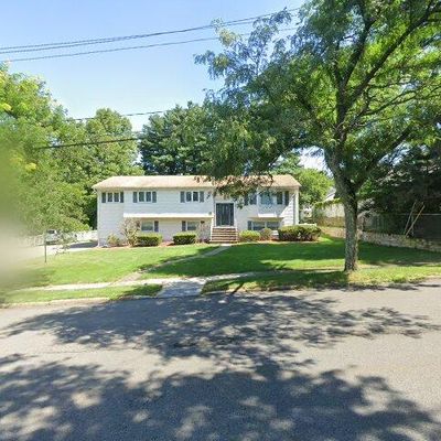 11 Aberdeen Ave, Wayne, NJ 07470