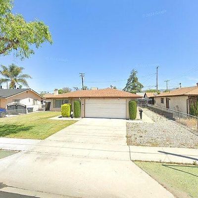 110 W Mayberry Ave, Hemet, CA 92543