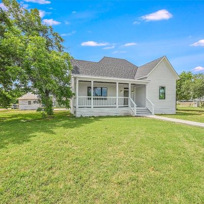 1104 E Salty St, Thorndale, TX 76577