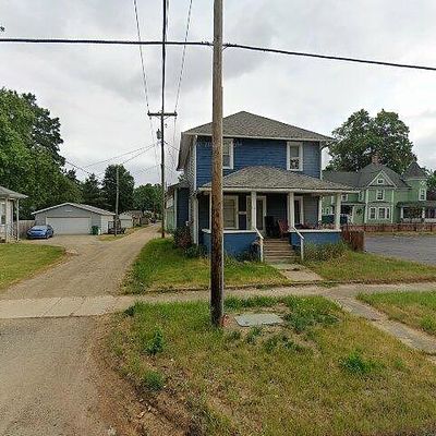 111 W Kelsey St, Three Rivers, MI 49093