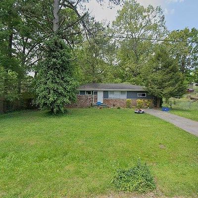 1043 E Circle Dr, Rossville, GA 30741