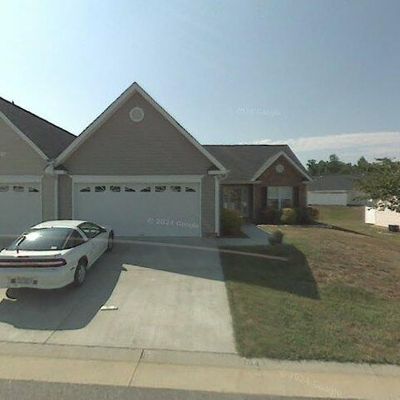 1043 Glyn Water Ln, High Point, NC 27265