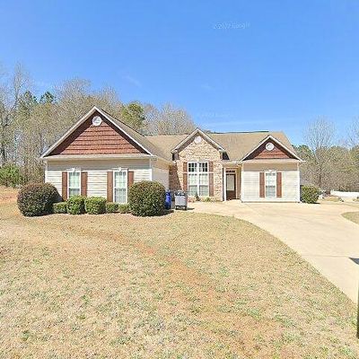 105 Creekside Dr, Lagrange, GA 30240