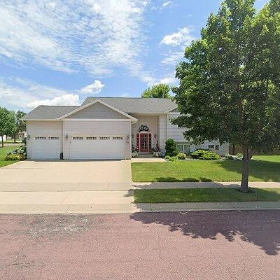 105 Maverick Dr, Mankato, MN 56001