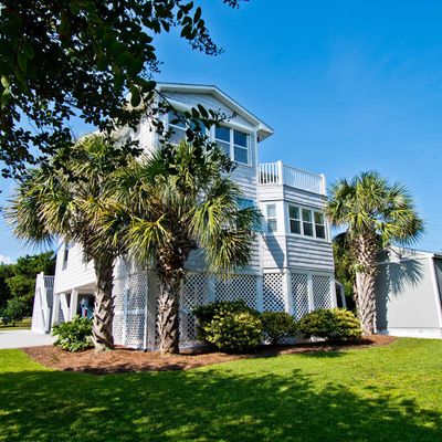 106 W Landing Dr, Emerald Isle, NC 28594