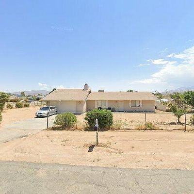 10679 Rambling Rd, Apple Valley, CA 92308