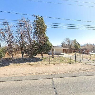 10687 Oakwood Ave, Hesperia, CA 92345