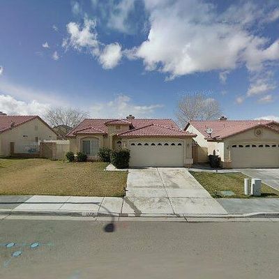 12238 Glenoaks Ln, Victorville, CA 92392