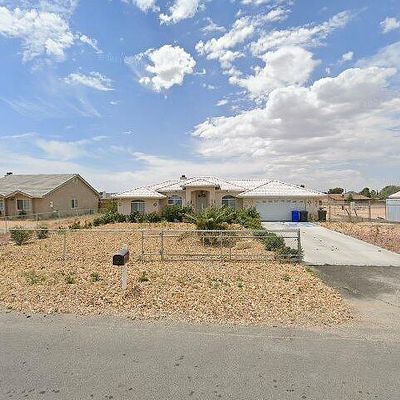 12828 Pawnee Rd, Apple Valley, CA 92308