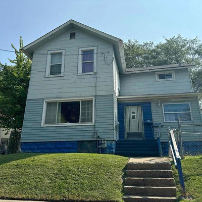 1205 N Gaines St, Davenport, IA 52804