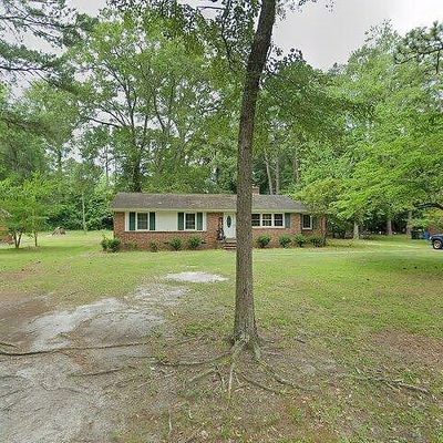 1207 Charles Dr, Laurinburg, NC 28352