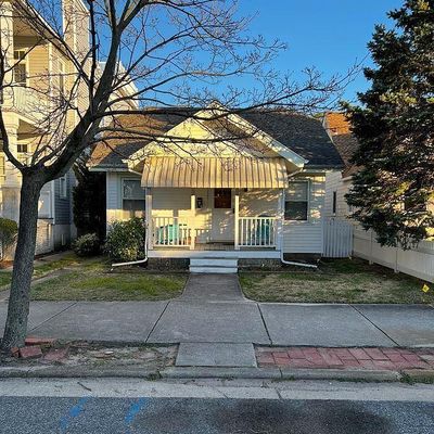 121 Ocean Ave, Ocean City, NJ 08226