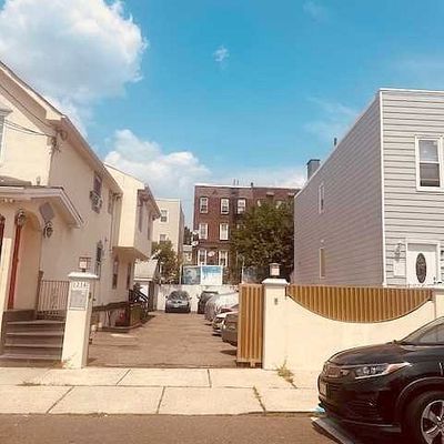 1214 6 Th St, North Bergen, NJ 07047