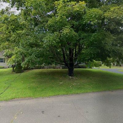 122 Woodhaven Dr, Berlin, CT 06037