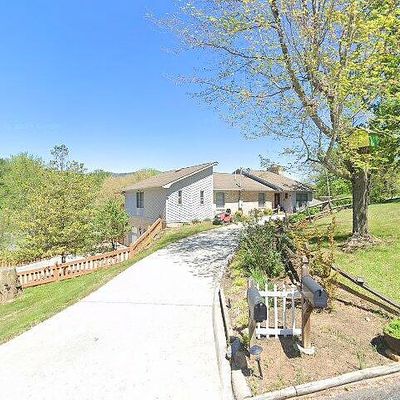 1449 Lakeridge Cir, Troutville, VA 24175