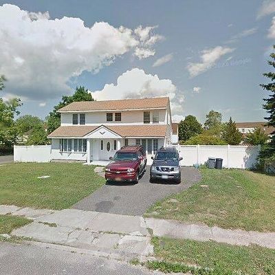 147 Branch Ave, Central Islip, NY 11722