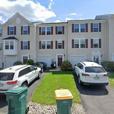 15 Gold Rose Ln, Easton, PA 18045