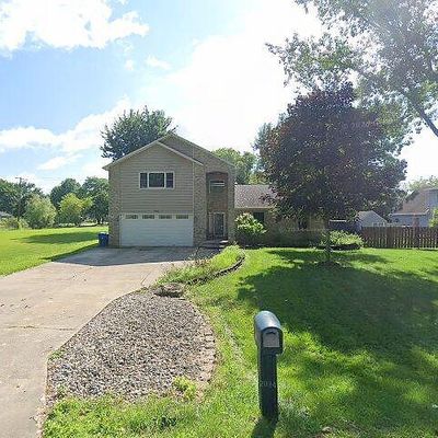 155 Doyon Ct, Waterford, MI 48327