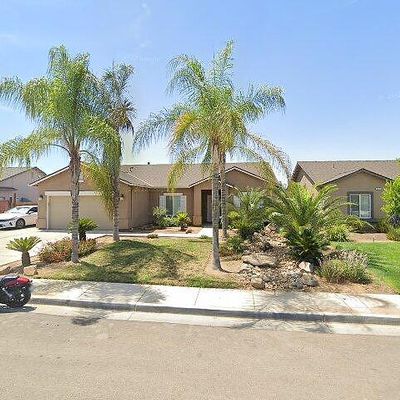 1585 Dallas St, Dinuba, CA 93618