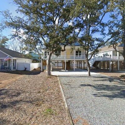 135 Nw 9th Street Oak Island, Island, NC 28465