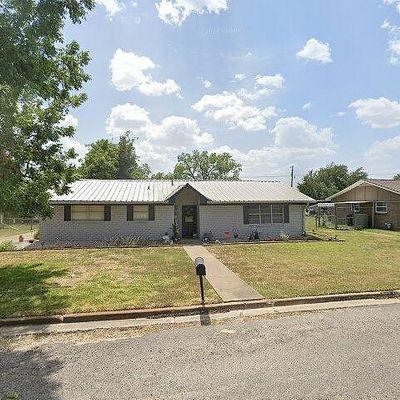 1403 Linnett Dr, Robinson, TX 76706