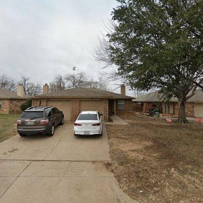 1420 Briar Cir, Crowley, TX 76036