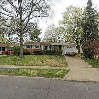 1740 Queens Dr, Florissant, MO 63031