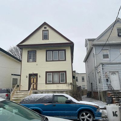 18 Wegman Ct, Jersey City, NJ 07305