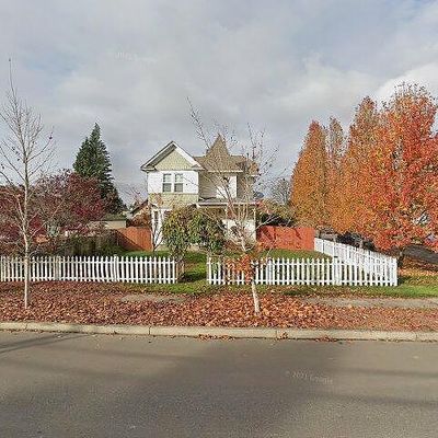 180 E Arlington St, Gladstone, OR 97027