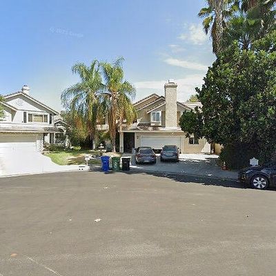 18207 Emelita St, Tarzana, CA 91356