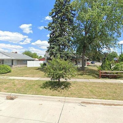 18317 Hinton St, Riverview, MI 48193