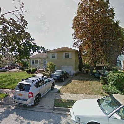 184 Grenada Ave, Roosevelt, NY 11575