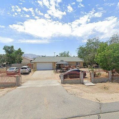 18775 Rocksprings Rd, Hesperia, CA 92345