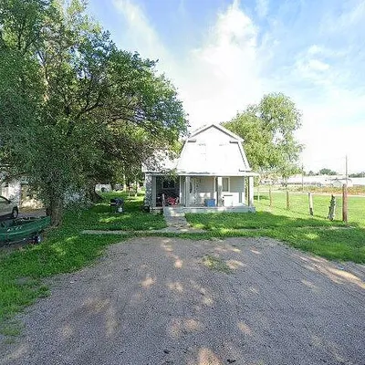 162 A St, Shelton, NE 68876