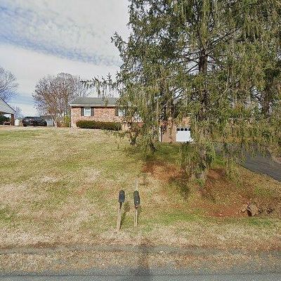 163 Greenwood Dr, Madison Heights, VA 24572