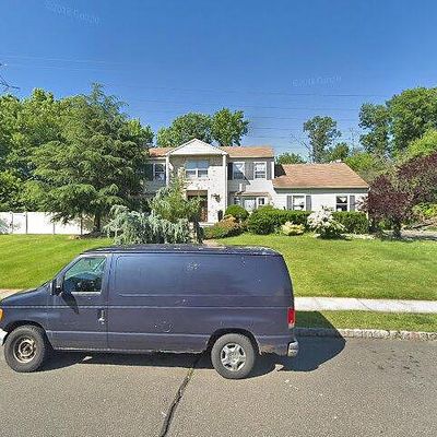 17 Silver Holw, North Brunswick, NJ 08902