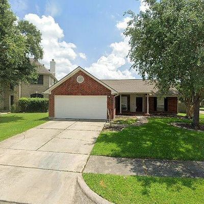 17015 Sailors Moon Ct, Friendswood, TX 77546