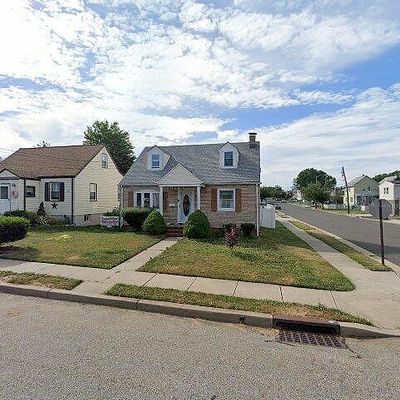 202 Clinton St, Woodbridge, NJ 07095