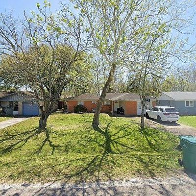 203 Plum St, La Marque, TX 77568