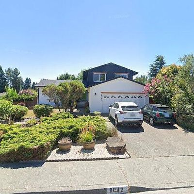 2042 Crinella Dr, Petaluma, CA 94954