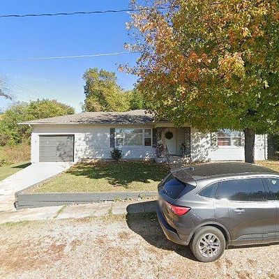 207 Plum St, Doniphan, MO 63935