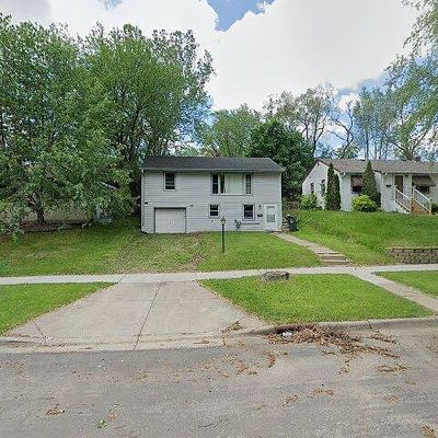 2076 Margaret St, Saint Paul, MN 55119