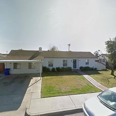 209 W School Ave, Porterville, CA 93257