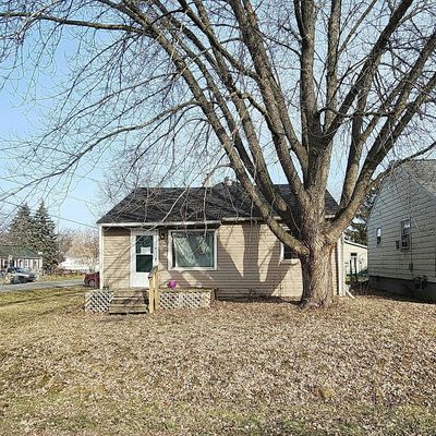 2099 Brady Ave, Burton, MI 48529